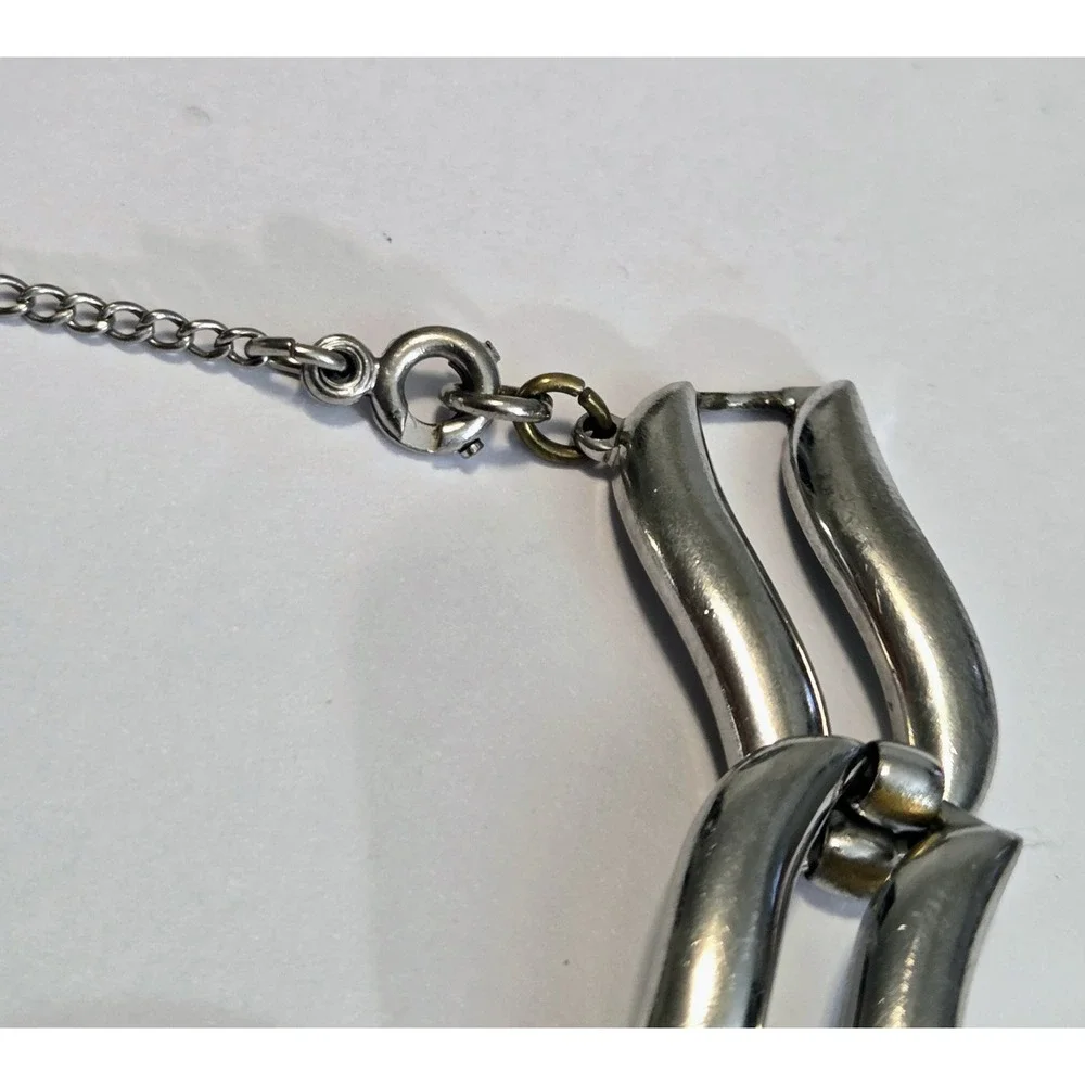 Vintage MONET Wavy‎ Link Silver Tone Bracelet Safety Chain 7